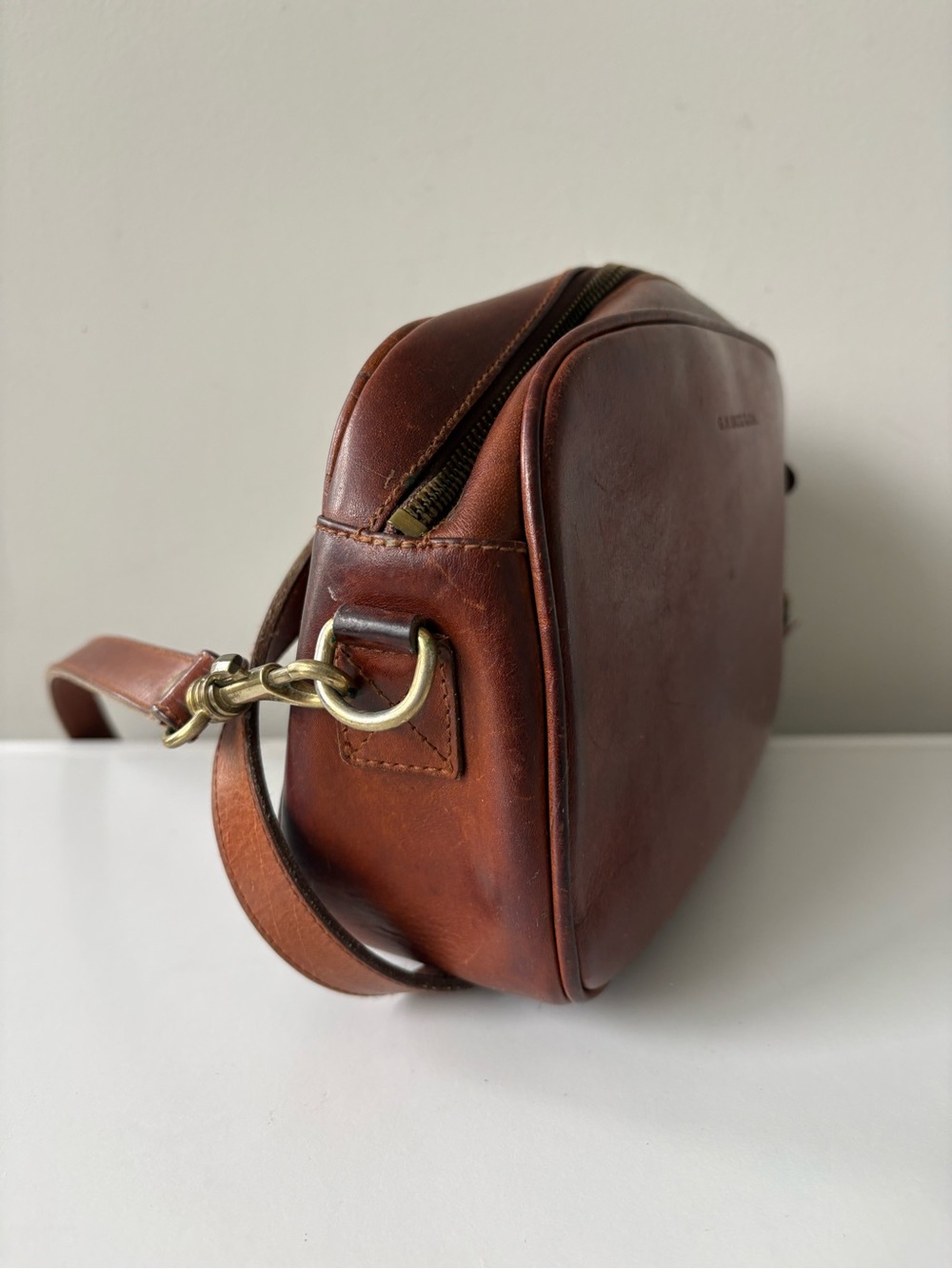 Vintage G.H. Bass & Co Genuine Leather Crossbody Bag Cognac Brown - Picture 11 of 14